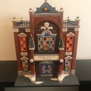 Department 56 VILLAGES Police Station & Car